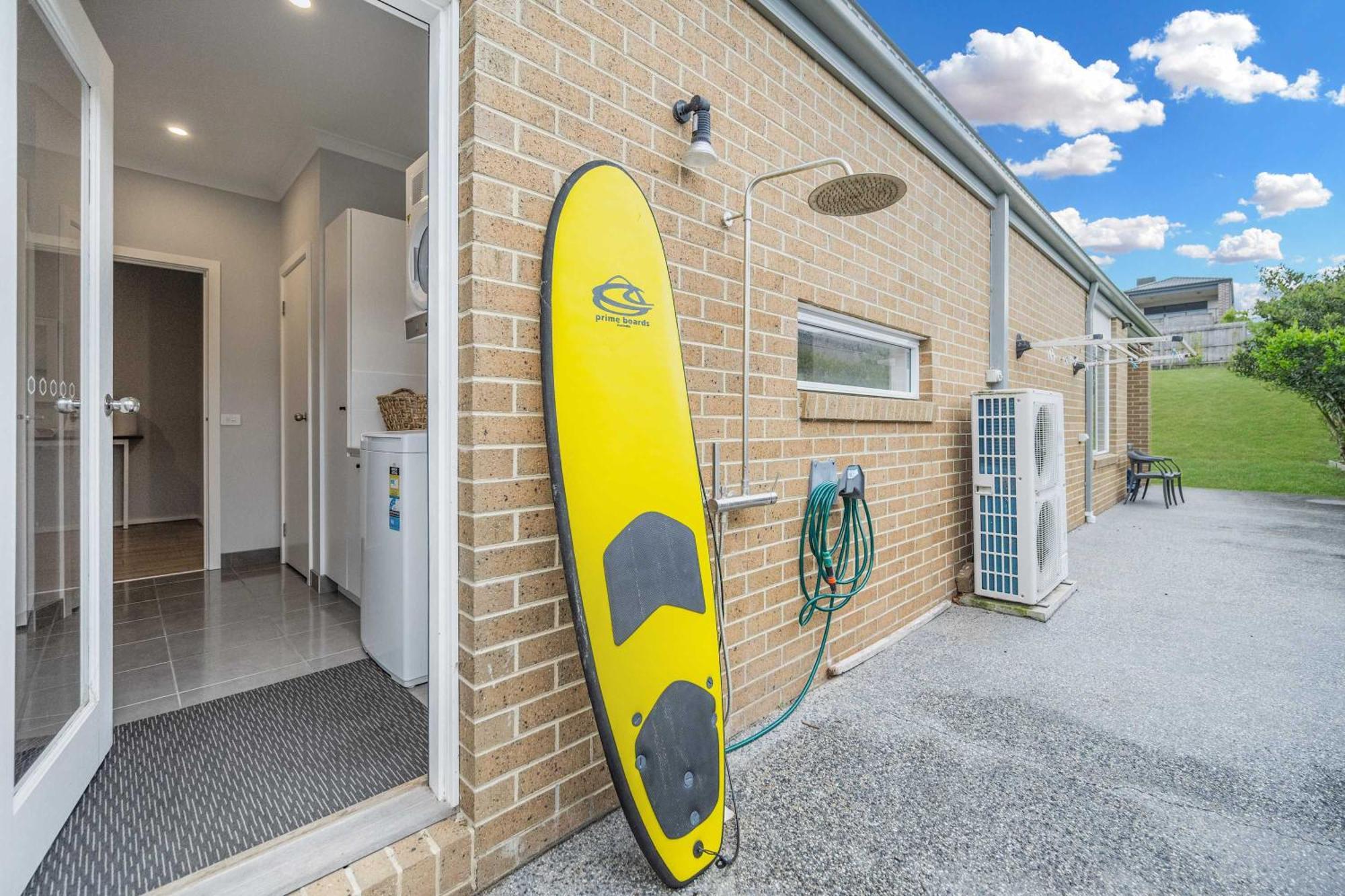 Tea Tree Retreat - 5 Bedrooms, Sleeps 13 Inverloch Exterior photo