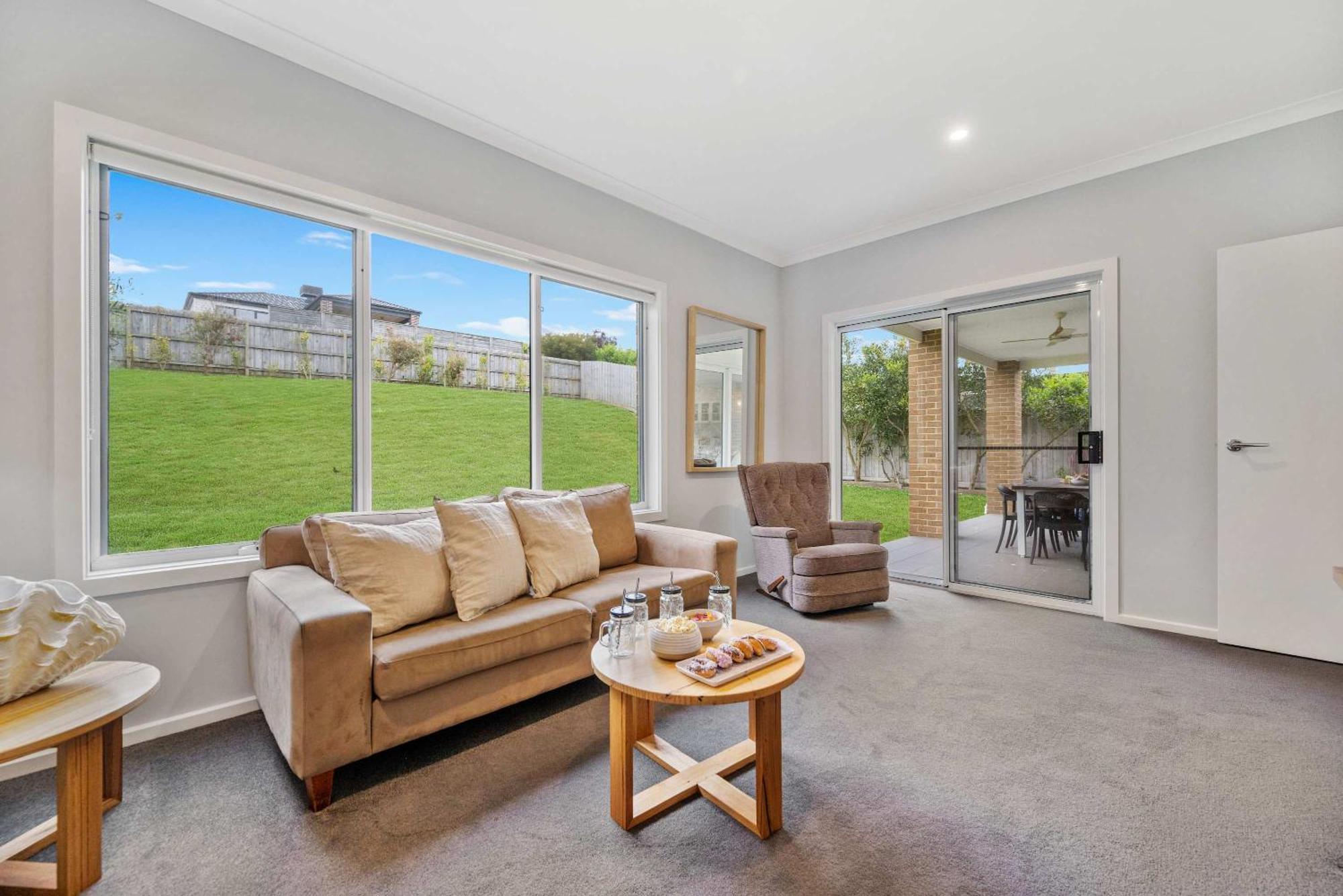 Tea Tree Retreat - 5 Bedrooms, Sleeps 13 Inverloch Exterior photo