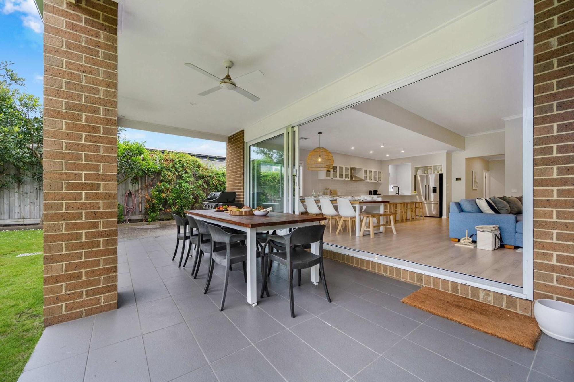 Tea Tree Retreat - 5 Bedrooms, Sleeps 13 Inverloch Exterior photo